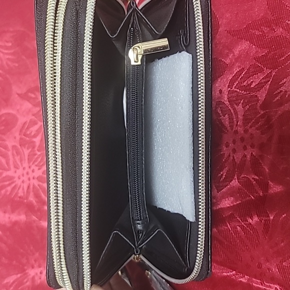 ****SALE***  👜 Chic Steve Madden Wristlet with Tag 👜 - Picture 9 of 11